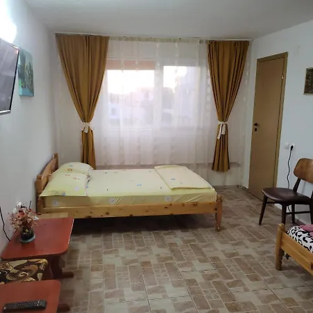 Nord, Plaja Acapulco, Garsoniere Four Studios, Bucatarie Comuna, Baie Proprie, Etaj 4, Fara Lift Апартаменты