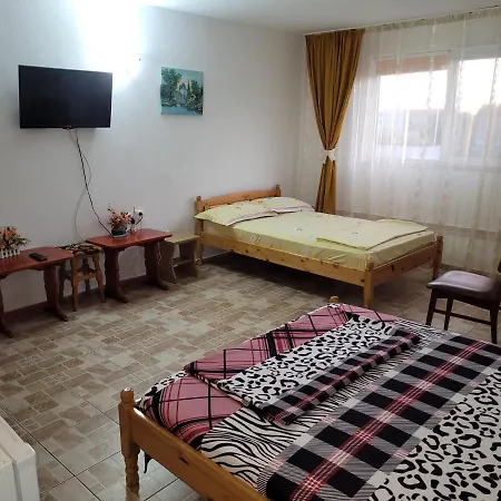 Nord, Plaja Acapulco-debarcader, Garsoniere Four Studios, Bucatarie Comuna, Baie Proprie, Etaj 4, Fara Lift Apartmán