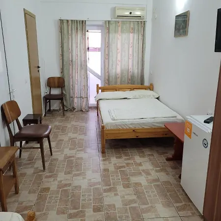 Nord, Plaja Acapulco, Garsoniere Four Studios, Bucatarie Comuna, Baie Proprie, Etaj 4, Fara Lift Апартаменты