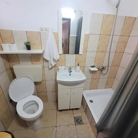 Nord, Plaja Acapulco, Garsoniere Four Studios, Bucatarie Comuna, Baie Proprie, Etaj 4, Fara Lift *