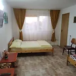 Nord, Plaja Acapulco-debarcader, Garsoniere Four Studios, Bucatarie Comuna, Baie Proprie, Etaj 4, Fara Lift Apartment