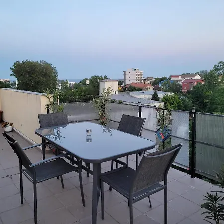 アパート Nord, Plaja Acapulco-debarcader, Garsoniere Four Studios, Bucatarie Comuna, Baie Proprie, Etaj 4, Fara Lift *