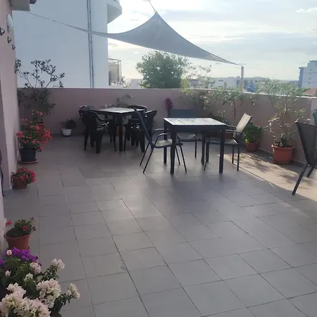 Nord, Plaja Acapulco-debarcader, Garsoniere Four Studios, Bucatarie Comuna, Baie Proprie, Etaj 4, Fara Lift * אפורי נורד