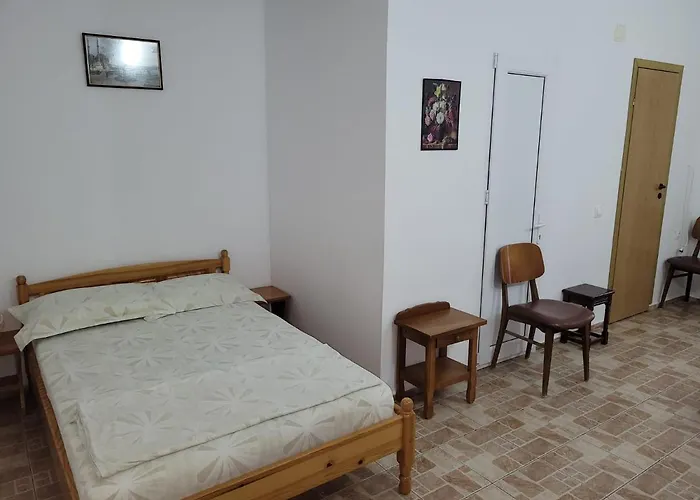 Nord, Plaja Acapulco-debarcader, Garsoniere Four Studios, Bucatarie Comuna, Baie Proprie, Etaj 4, Fara Lift Eforie Nord