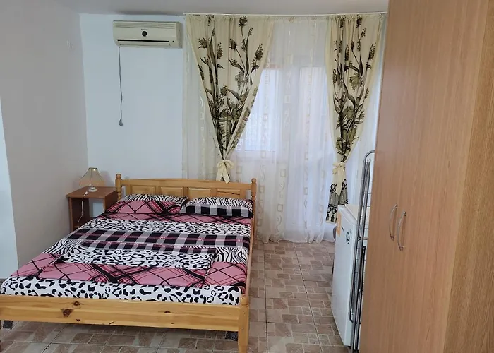 Appartement Nord, Plaja Acapulco-debarcader, Garsoniere Four Studios, Bucatarie Comuna, Baie Proprie, Etaj 4, Fara Lift