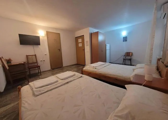 Nord, Plaja Acapulco-debarcader, Garsoniere Four Studios, Bucatarie Comuna, Baie Proprie, Etaj 4, Fara Lift Appartement Eforie Nord