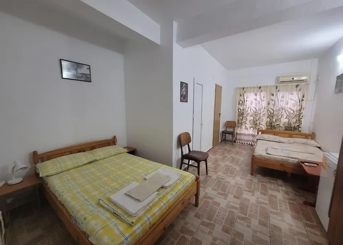 Nord, Plaja Acapulco-debarcader, Garsoniere Four Studios, Bucatarie Comuna, Baie Proprie, Etaj 4, Fara Lift Appartement *