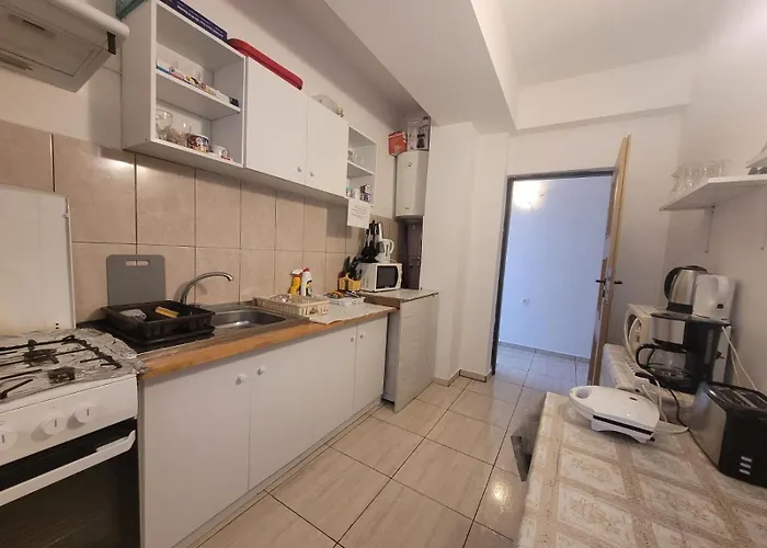 Nord, Plaja Acapulco-debarcader, Garsoniere Four Studios, Bucatarie Comuna, Baie Proprie, Etaj 4, Fara Lift * Eforie Nord