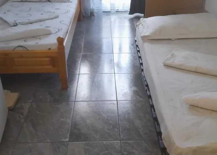 Appartement Nord, Plaja Acapulco-debarcader, Garsoniere Four Studios, Bucatarie Comuna, Baie Proprie, Etaj 4, Fara Lift Eforie Nord