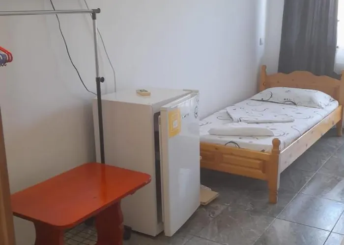 Nord, Plaja Acapulco-debarcader, Garsoniere Four Studios, Bucatarie Comuna, Baie Proprie, Etaj 4, Fara Lift Appartement