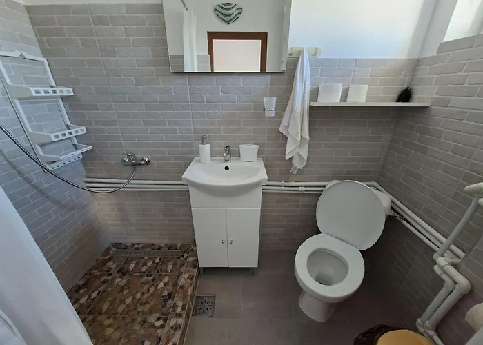 Appartement Nord, Plaja Acapulco-debarcader, Garsoniere Four Studios, Bucatarie Comuna, Baie Proprie, Etaj 4, Fara Lift *